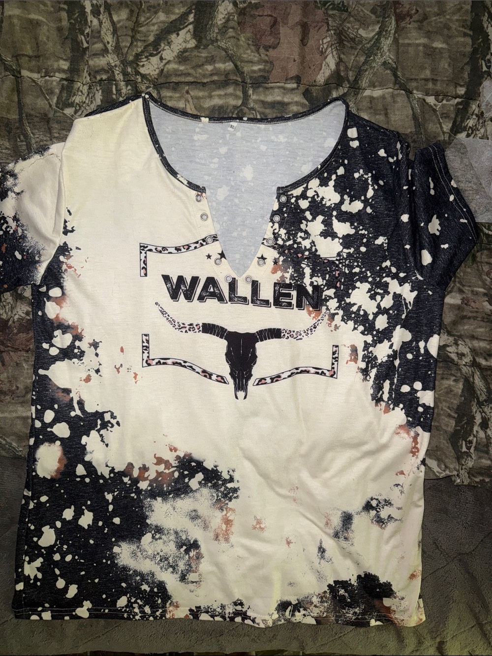 Short Sleeve Bleached Graphic Tee - Black & Cream